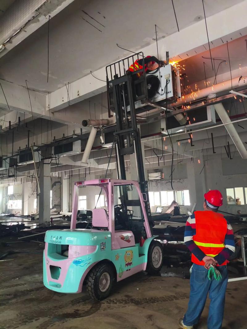 贵州云邦机械设备租赁 专业叉车吊车随车出租，为您的工程保驾护航